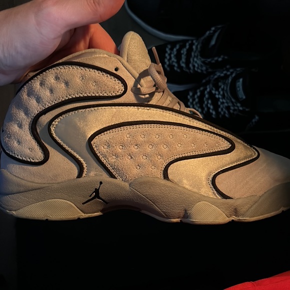 Grey Jordan 13’s 11.5 women’s so it’s like a size 10.5-11 in men’s. Like new - Picture 3 of 5